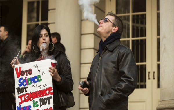 Χρήση Ηλεκτρονικών Τσιγάρων σε δημόσιους χώρους - Επιστήμονες εκφράζουν την αντίθεση τους σε πιθανή απαγόρευση!