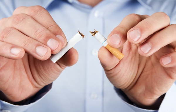 5 λόγοι που το άτμισμα μας βοηθά να γυρίσουμε την πλάτη στο κάπνισμα